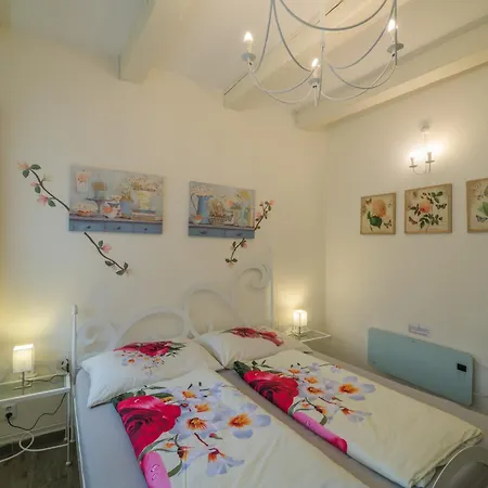 U Zamku Guest house