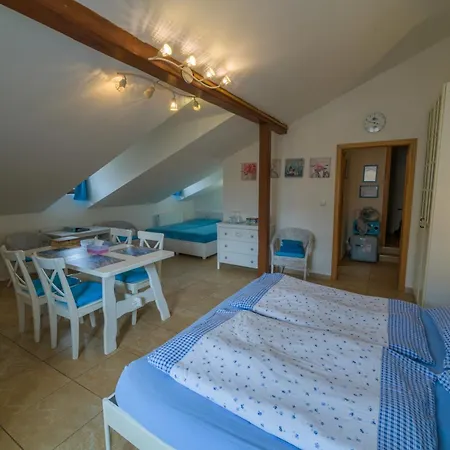 U Zámku Pensión Mělník